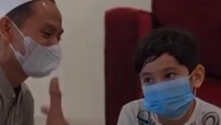 Tapi banyak juga yang kagum akan keberanian Rafathar dengan ikhlas mau ikut pesantren tersebut. Foto: Instagram