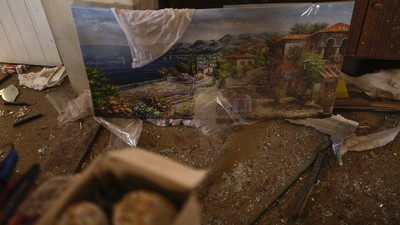 Roket Rusia Hantam Rumah di Zaporizhzhia, Lukisan Ini Buktinya