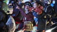 Tradisi mudik lebaran kembali bergelora usai sebelumnya sempat dilarang imbas pandemi COVID-19.  