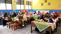 Dalam kesempatan itu, Sri juga menjelaskan bahwa Siswa yang menderita disleksia, secara fisik sama dengan siswa normal pada umumnya. Mereka biasanya memiliki gangguan dalam proses belajar yang ditandai dengan kesulitan membaca, menulis, atau mengeja.