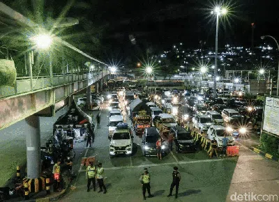 Terkini! Suasana Pelabuhan Merak Saat Puncak Arus Mudik