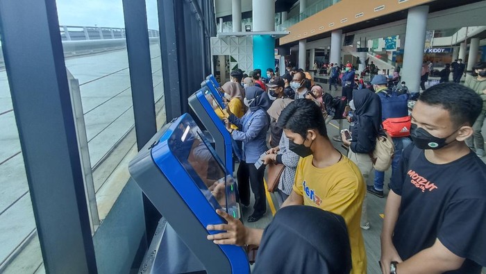 Suasana di Pelabuhan Merak (Wildan-detikcom)