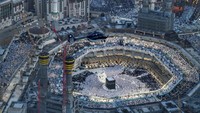 Kompleks Masjidil Haram kembali dipenuhi jamaah, 27 April 2022.