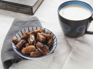 Ini 4 Manfaat Sehat Jika Konsumsi Susu dengan Kurma