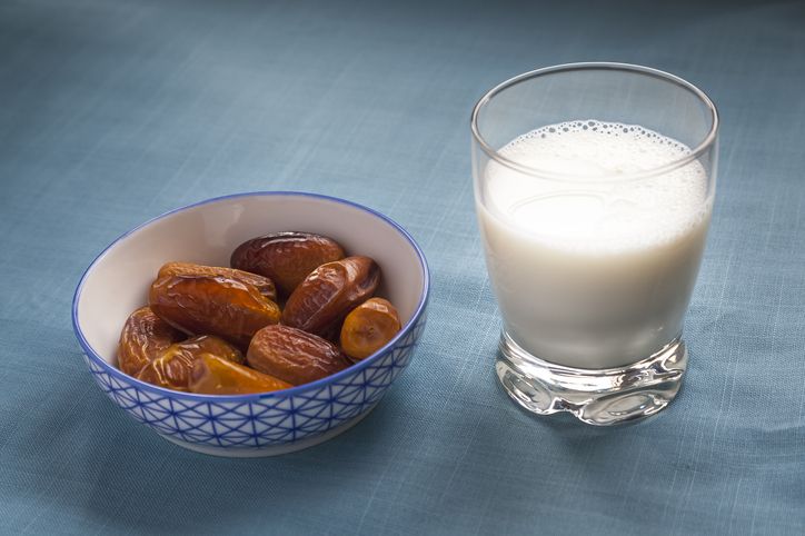 Manfaat Minum Susu dan Kurma