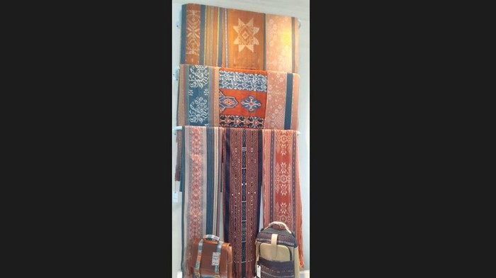 Kain tenun ikat NTT