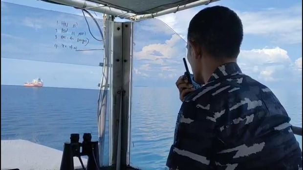 TNI AL tangkap dua kapal tanker pengangkut minyak sawit, yang masing-masing dinahkodai WN China dan Rusia.