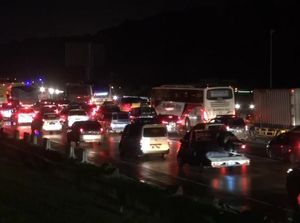 Ada Kepadatan, One Way di Tol Japek Masih Berlangsung