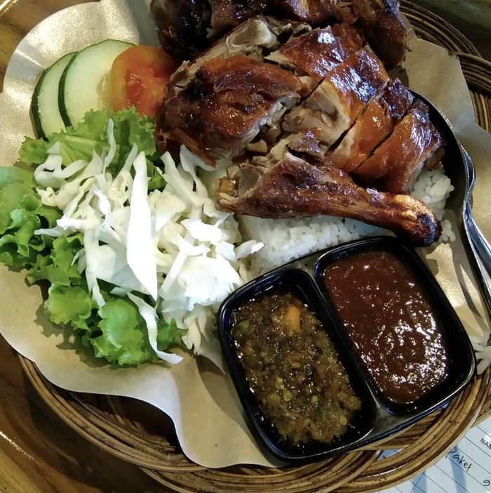 5 Tempat Makan Enak di Rest Area Pendopo KM 356, Mampir Yuk!