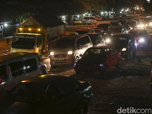 Tol Cikampek Masih Padat, 100 Ribu Kendaraan Diprediksi Belum Mudik