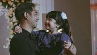 Sosok Fara Simatupang pemeran Reyna tak ketinggalan memberikan salam perpisahan untuk Arya Saloka. Dia memuji pemeran Aldebaran itu sudah menjadi sosok papa terhebat untuk Reyna. Foto: dok. Instagram Fara Simatupang.