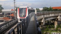 Skytrain Bandara Soekarno Hatta kembali dioperasikan untuk membantu mobilisasi para calon penumpang pesawat di Bandara Soekarno Hatta.