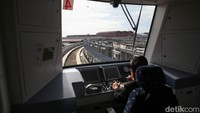 Moda transportasi berbasis listrik ini menghubungkan Terminal 1, Shelter Integrated Building (Stasiun KA Bandara), Terminal 2 dan Terminal 3 itu akan beroperasi selama Angkutan Lebaran 2022 dari 25 April - 10 Mei 2022 mendatang.