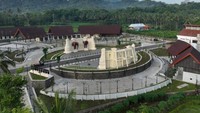 Dukungan infrastruktur direncanakan Kementerian PUPR secara terpadu mulai dari konektivitas, penyediaan air baku dan air bersih, pengelolaan sampah, sanitasi, hingga perbaikan hunian penduduk.