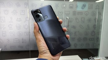 Ada empat varioan warna, ini versi Racing Black. Foto: Adi Fida Rahman/detikINET