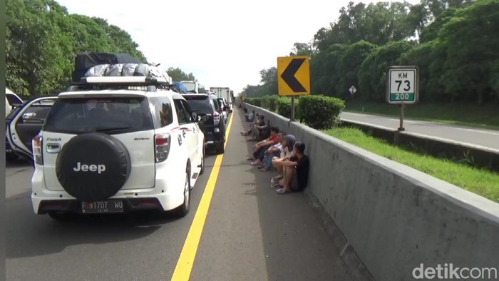 Kemacetan di Tol Cipularang.