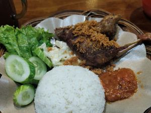Mudik Lewat Rest Area Cipali? Mampir Makan Dulu di 5 Restoran Ini