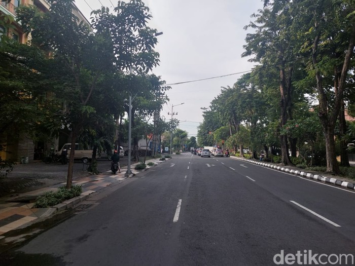 Lalu lintas Surabaya yang landai