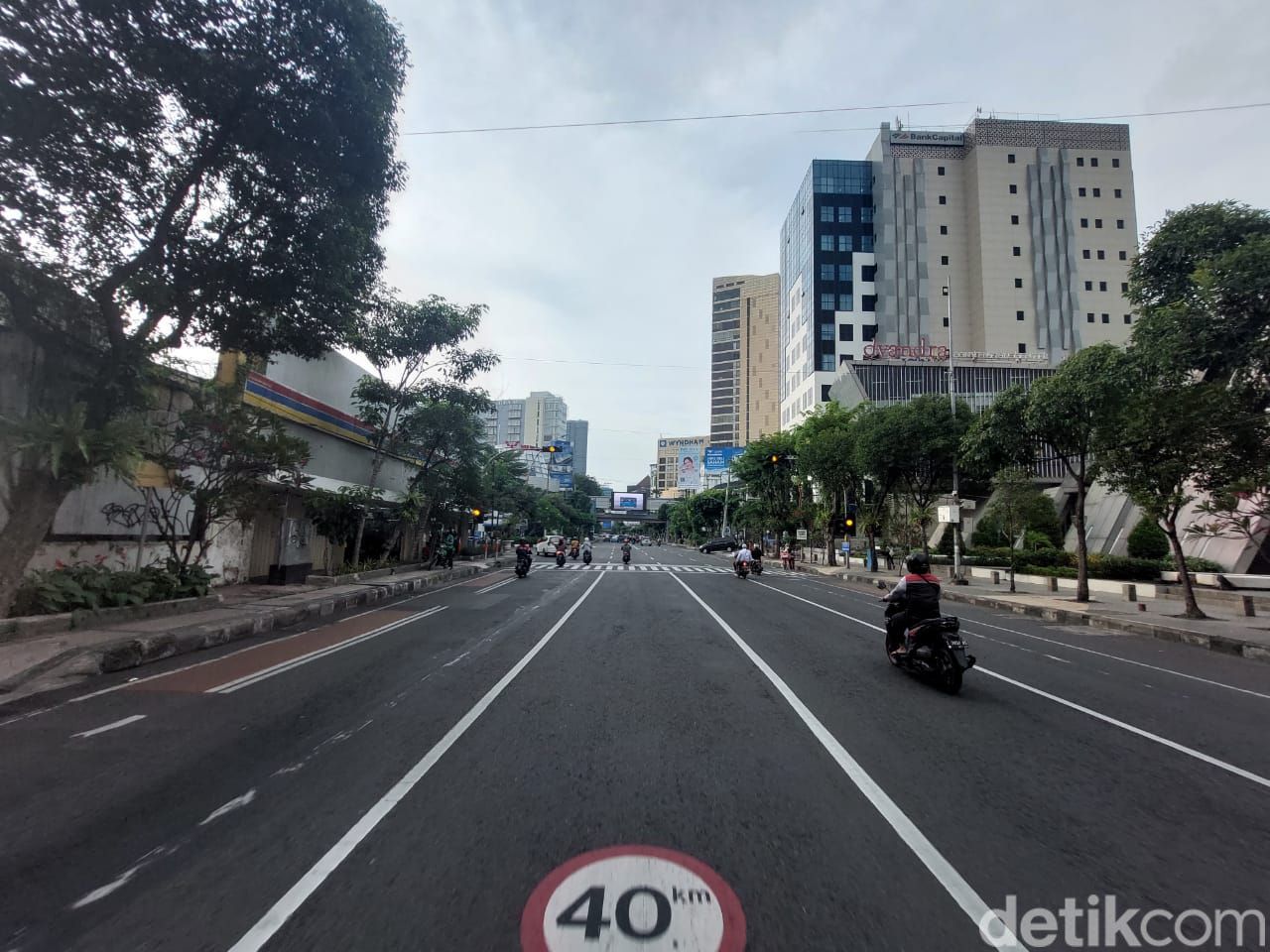 Lalu lintas Surabaya yang landai
