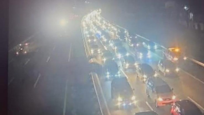 Macet di Tol JORR (dok. Polda Metro)