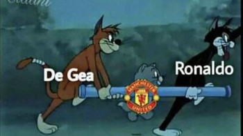 Cristiano Ronaldo dan David de Gea menanggung beban MU. Foto: Twitter