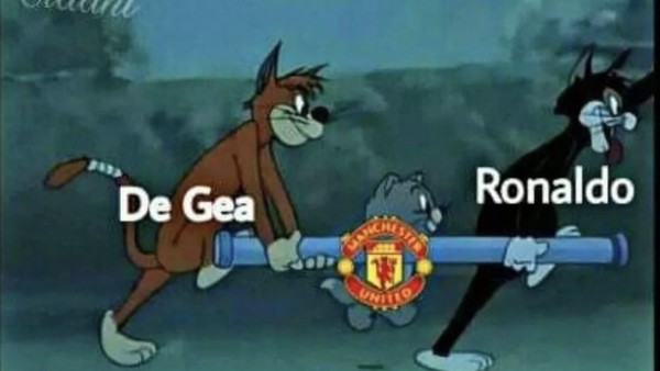 Sungguh Terlalu, Meme Ronaldo-De Gea Gendong Beban MU