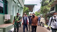 Menkominfo Johnny G. Plate mengecek kesiapan jaringan internet menghadapi lonjakan trafik telekomunikasi saat mudik lebaran 2022.