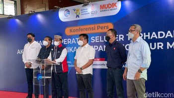 Menkominfo yang didampingi para operator seluler memastikan kesiapan jaringan menghadapi lonjakan trafik internet pada musim mudik lebaran 2022. Foto: detikINET/Agus Tri Haryanto