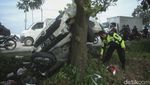 Mobil Banting Setir Hingga Tabrak Motor di Karawang