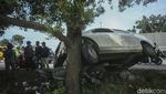Mobil Banting Setir Hingga Tabrak Motor di Karawang