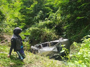 Cerita Mengerikan Mobil Terjun ke Jurang Tewaskan Ibu-Dua Anak