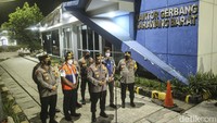 Pihak Jasa Marga kata Sigit, melaporkan bahwa volume kendaraan yang melintas di jalan Tol Cikampek terus mengalami peningkatan, namun kemacetan masih bisa dihindari.