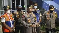 Sigit menyampaikan pihak akan terus melakukan evaluasi terkait kebijakan rekayasa one way dan gage di Tol Jawa. Dia berharap dengan rekayasa tersebut lalin menjadi lancar dan masyarakat nyaman saat mudik.