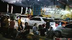 Momen Pemudik Buka Puasa Sambil Menunggu Kapal di Merak