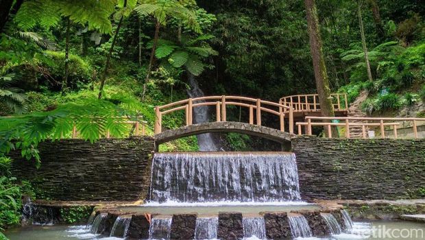 Objek wisata alam populer di Majalengka.