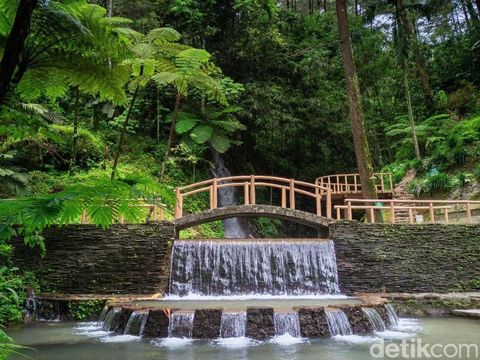 Objek wisata alam populer di Majalengka.