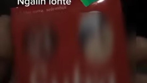 Tangkapan layar pamer alat kontrasepsi di pura yang viral