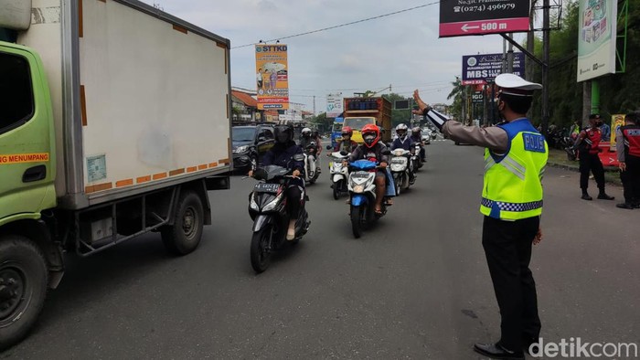 Pantauan lalin Prambanan ke Jogja Jumat (29/4/2022) pukul 11.30 WIB masih normal