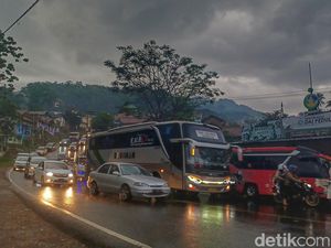 Arus Mudik Pagi Ini, Jalur Nagreg Padat Antrean Kendaraan hingga 10 Km