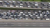 Dwimawan lalu menerangkan dari sisi distribusi lalu lintas, destinasi favorit pemudik masih menuju arah timur. Sebanyak 53,8 Persen dari 1,7 juta kendaraan mengarah ke Jalan Tol Trans Jawa. ANTARA FOTO/M Risyal Hidayat