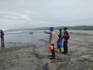 Perahu Dihantam Ombak, Seorang Nelayan Cianjur Tewas Tenggelam