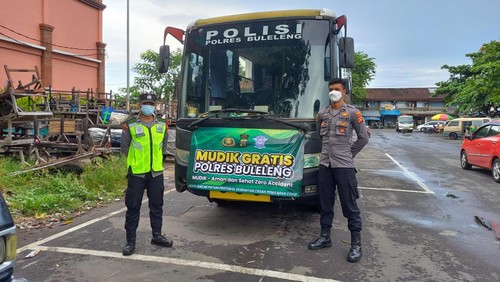 Pelayanan Mudik Gratis di Terminal Banyuasri Singaraja. Sudah disiapkan satu unit bus untuk mengantarkan pemudik menuju pelabuhan gilimanuk