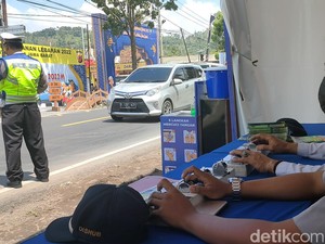 Kisah Rudy Pelototi Kendaraan hingga Tak Rasakan Lebaran di Rumah
