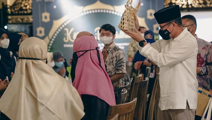 Menteri Pariwisata dan Ekonomi Kreatif RI Sandiaga Salahuddin Uno mendorong sektor ekonomi kreatif terus berkembang dengan menggencarkan program Kelana Ramadhan.