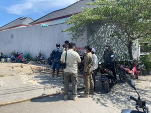 Tak Berizin, Satpol PP Denpasar Hentikan Proyek di Pemogan