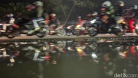 Nah, apabila lelah lebih baik beristirahat sejenak demi kenyamanan dan keamanan selama mudik.