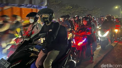 Seperti Ini Atmosfer Pemudik Motor di Karawang