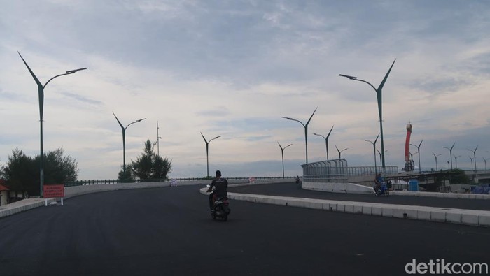 Suasana di Jembatan Kretek II Kalurahan Tirtohargo, Kapanewon Kretek, Bantul, Jumat (29/4/2022).