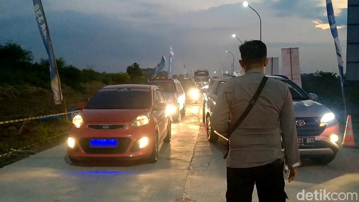 Suasana di rest area KM 338 A Tol Kabupaten Pekalongan, Jumat (29/4/2022) petang.