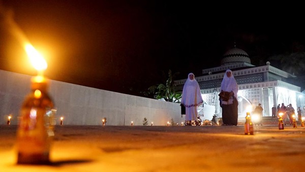 Tradisi Tumbilotohe untuk menyambut Hari Raya Idul Fitri kembali digelar setelah selama dua tahun dibatasi karena pandemi COVID-19.